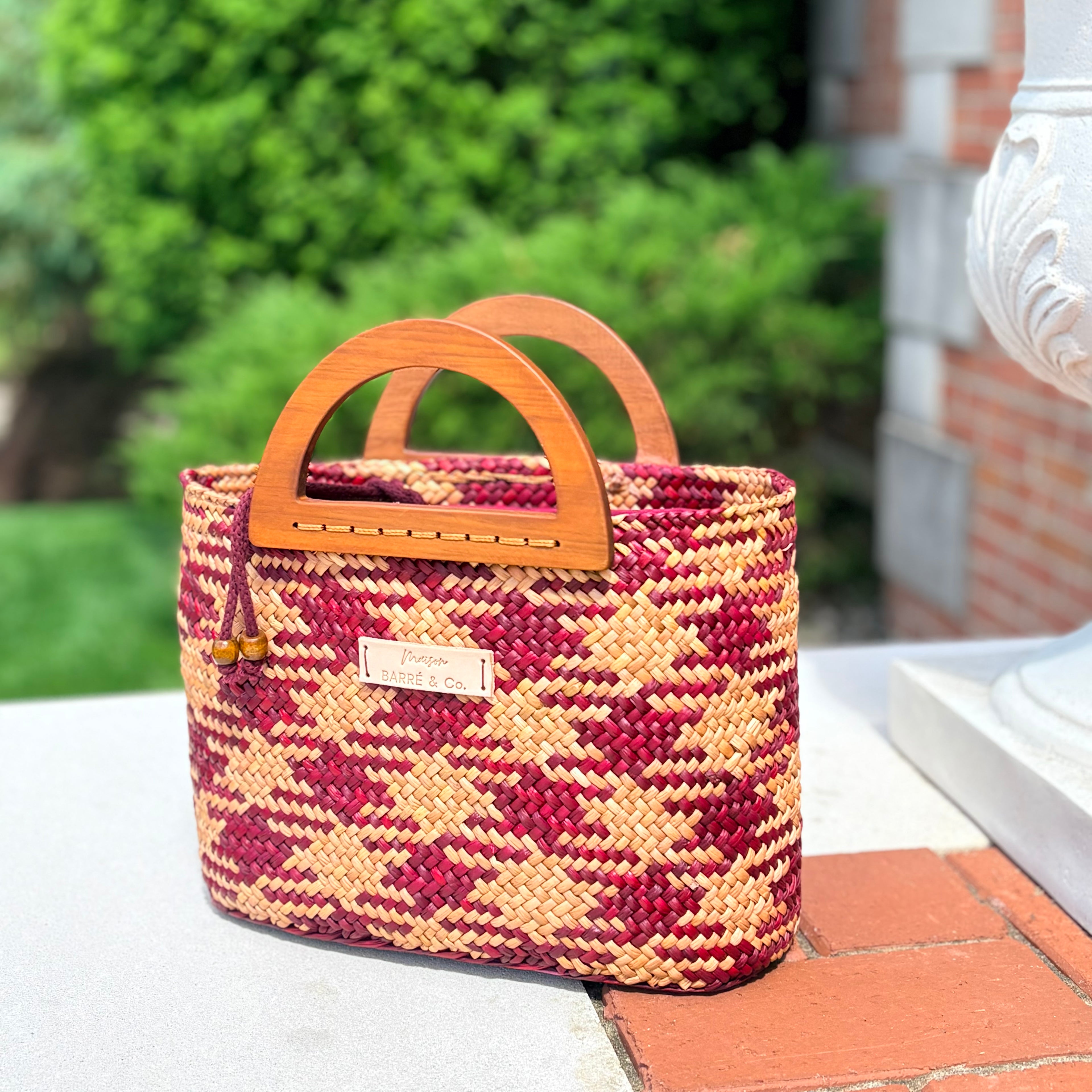 The Solana hat-style woven Handbag - Squared Burgundy and Caramel
