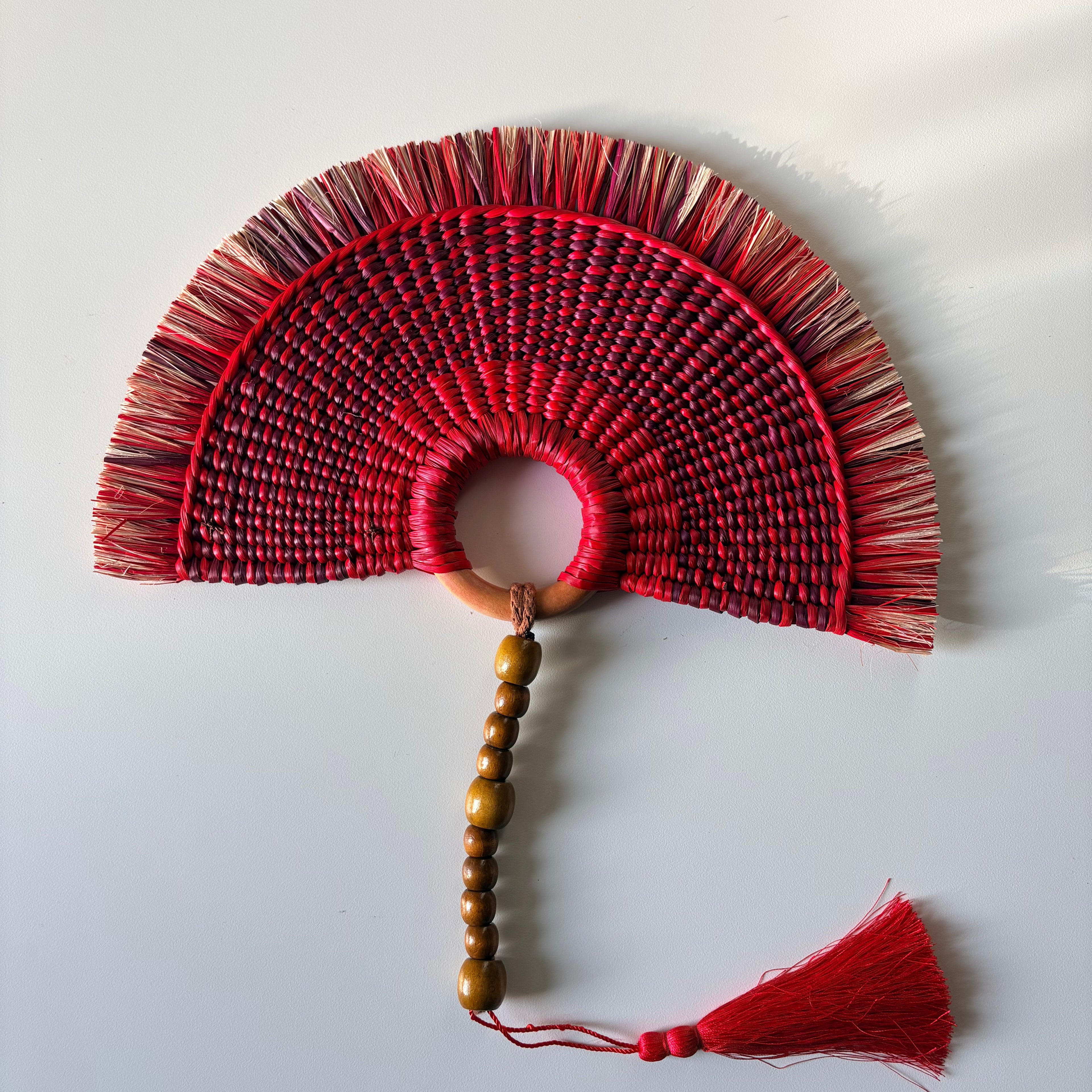 L'Arc Hand Fan with Medium Wooden Handle - Red & Bordeaux